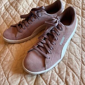 Puma Women's Mauve Sneakers